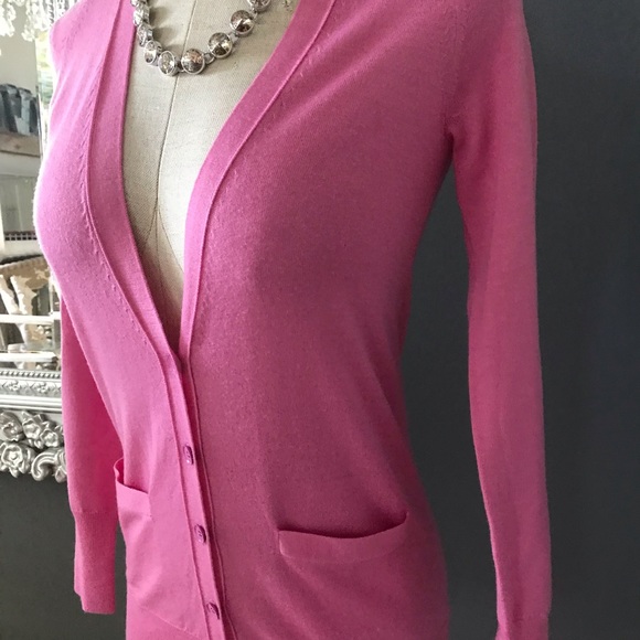 🌸🌸🌸 SOLD 🌸🌸🌸. J.Crew classic cardigan 100 % merino wool pink 🌸 - Picture 4 of 6